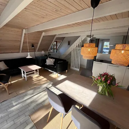 Charming Summer House With A Lovely Large Terrace Σπίτι διακοπών *