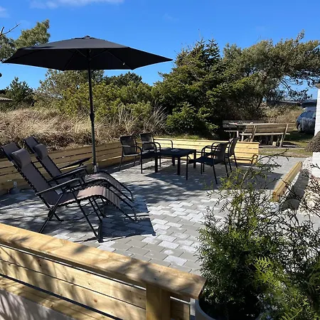 Σπίτι διακοπών Charming Summer House With A Lovely Large Terrace