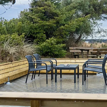 Charming Summer House With A Lovely Large Terrace Hvide Sande