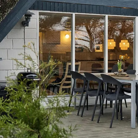 Charming Summer House With A Lovely Large Terrace Hvide Sande